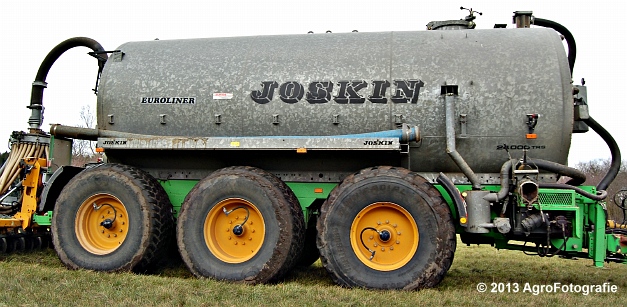 New Holland T7.270 + Joskin EUROLINER 24000TR (13)